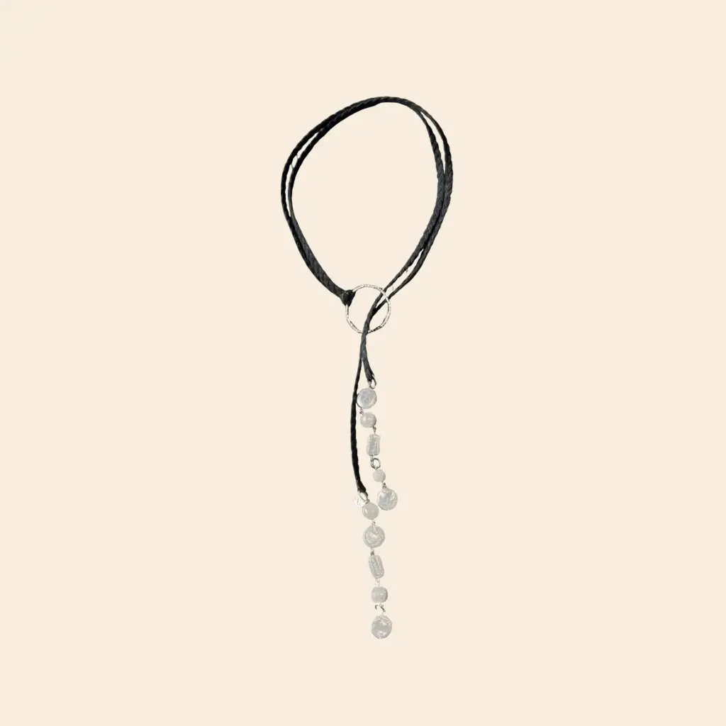 Collier Sautoir Perles et cordon noir - Clair de Femme